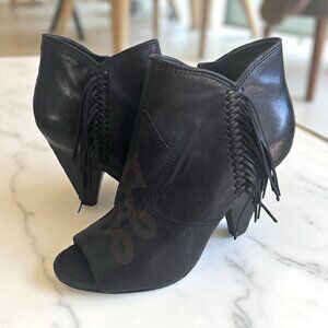 BELLE SIGERSON MORRISON Black Leather Fringe Booties Heels Size 7